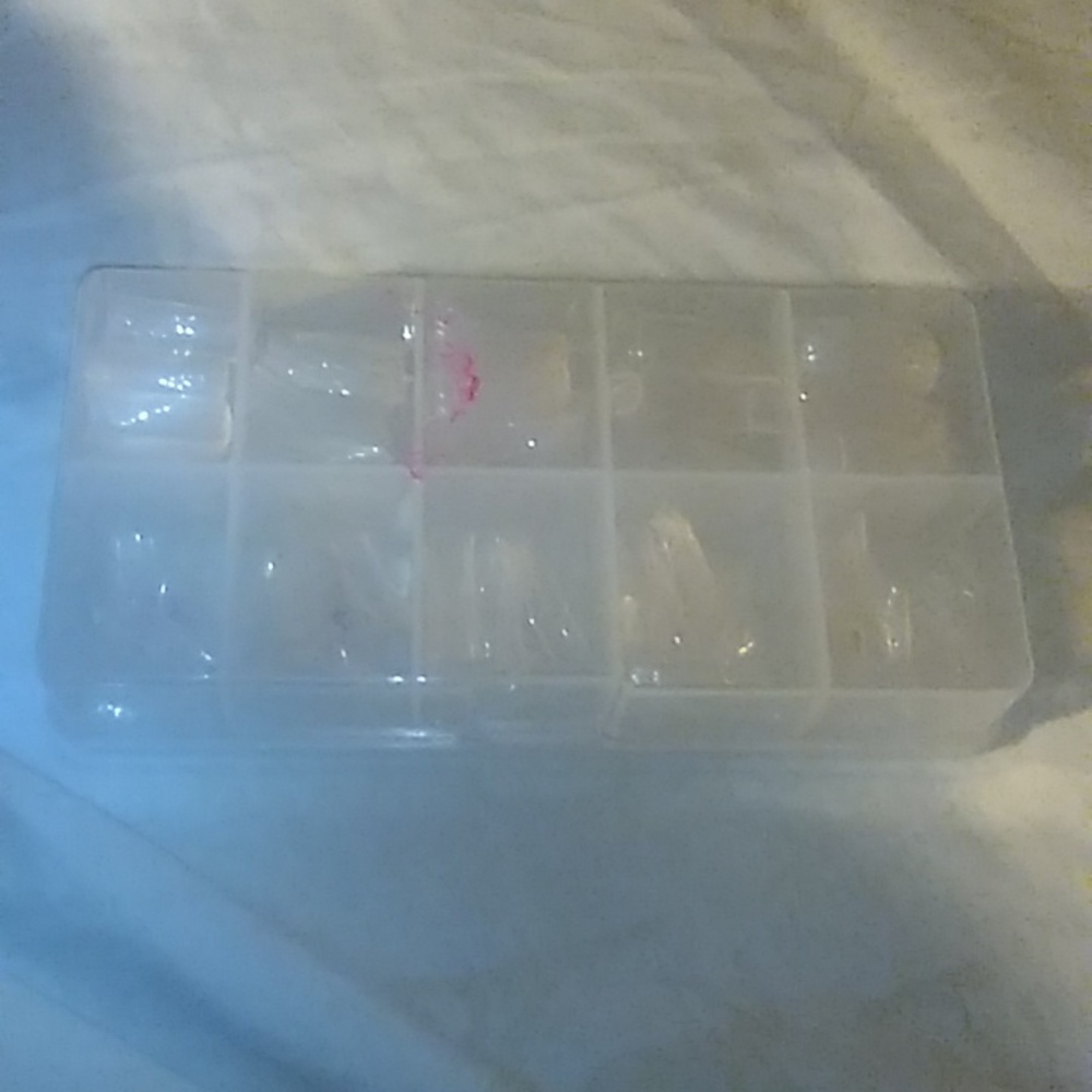 Clear Nail Tips - Picture 2 of 2
